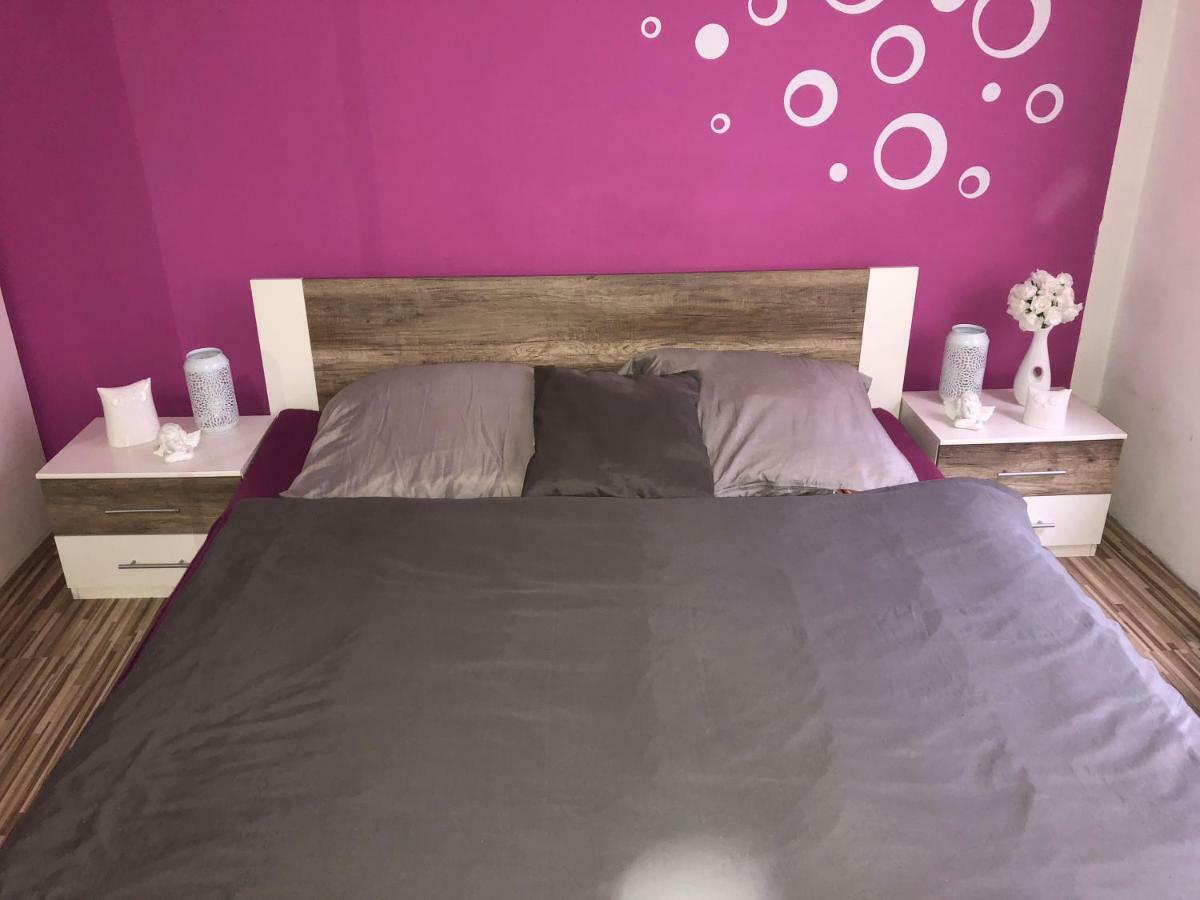 Apartman V Centru Mostu Apartament Zewnętrze zdjęcie